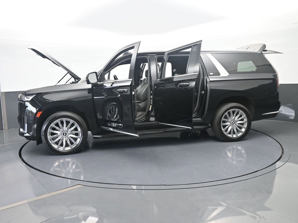 Used 2023 Cadillac Escalade ESV Premium Luxury image 82