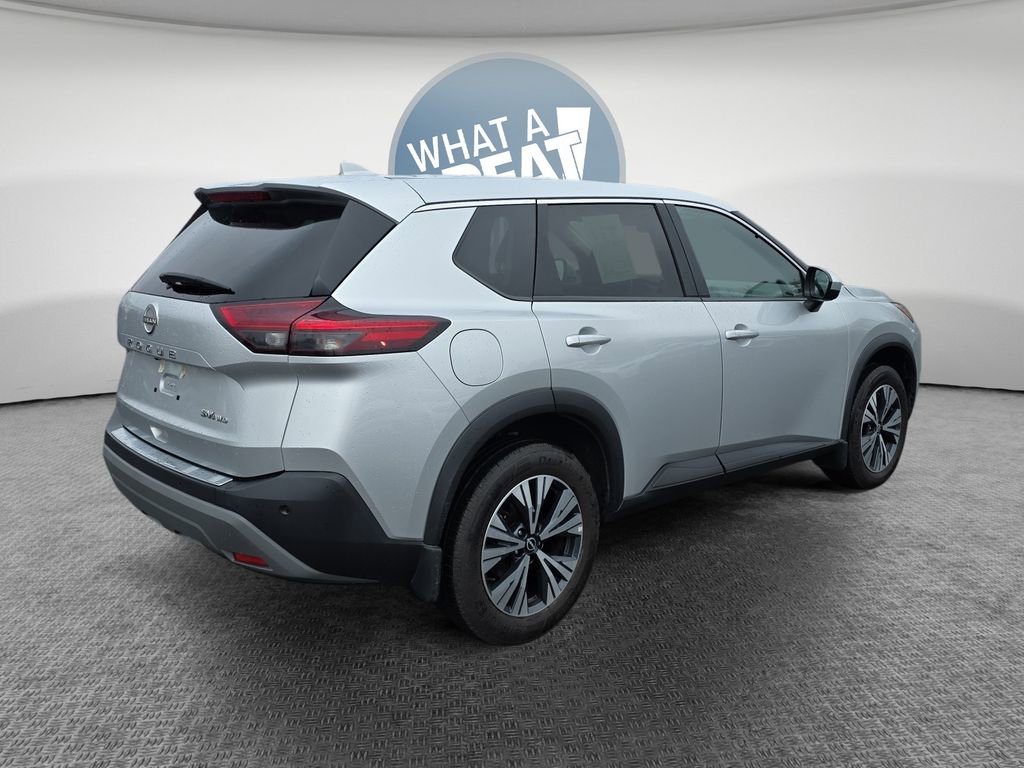 Used 2023 Nissan Rogue SV image 3
