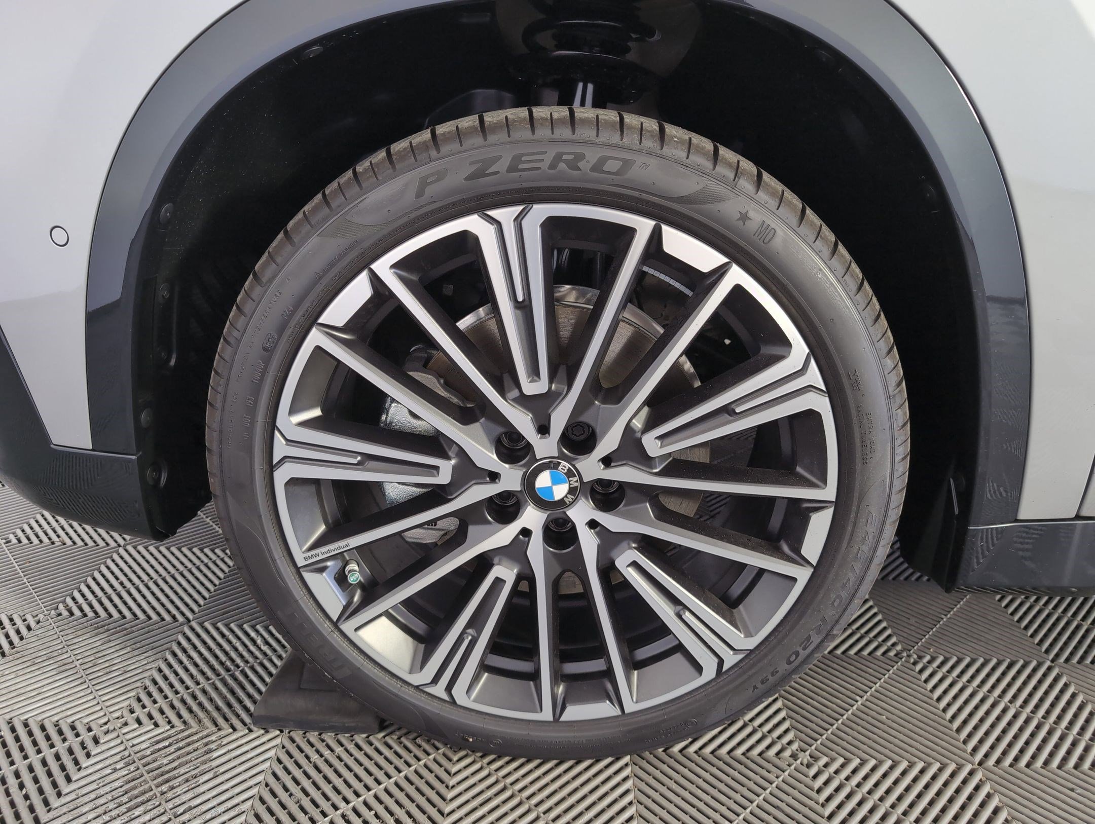 Used 2025 BMW X1 xDrive28i w/ Technology Package image 9