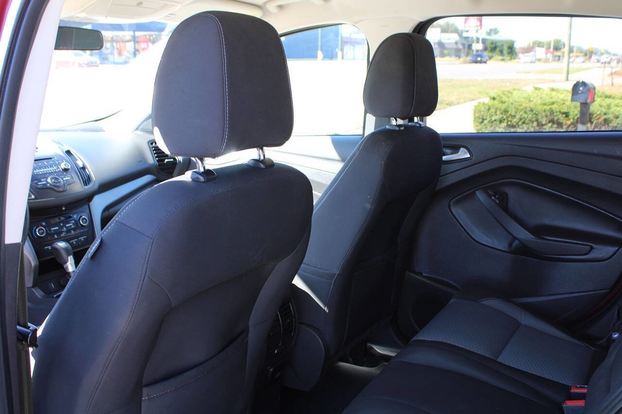 Used 2017 Ford Escape SE image 52