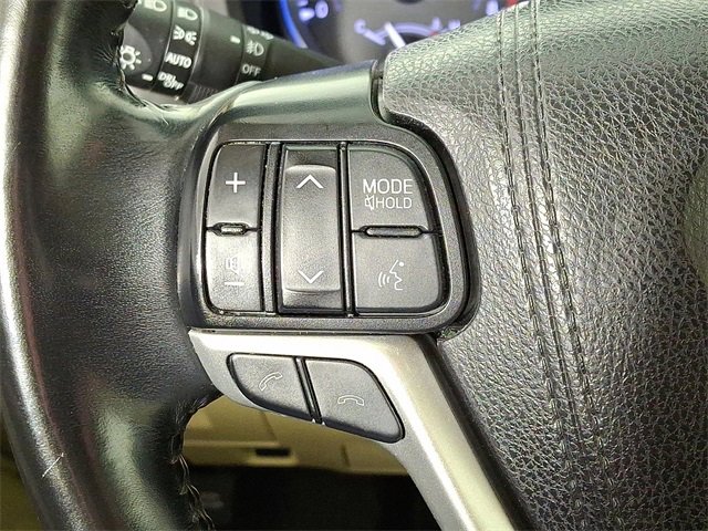 Used 2019 Toyota Highlander XLE image 23