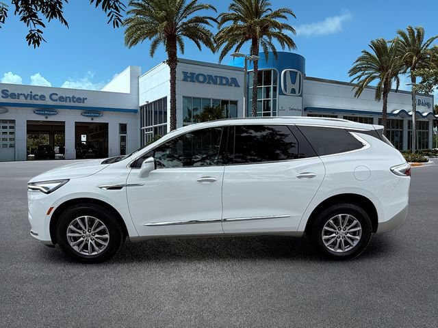 Used 2024 Buick Enclave Essence w/ Technology Package FWD image 5