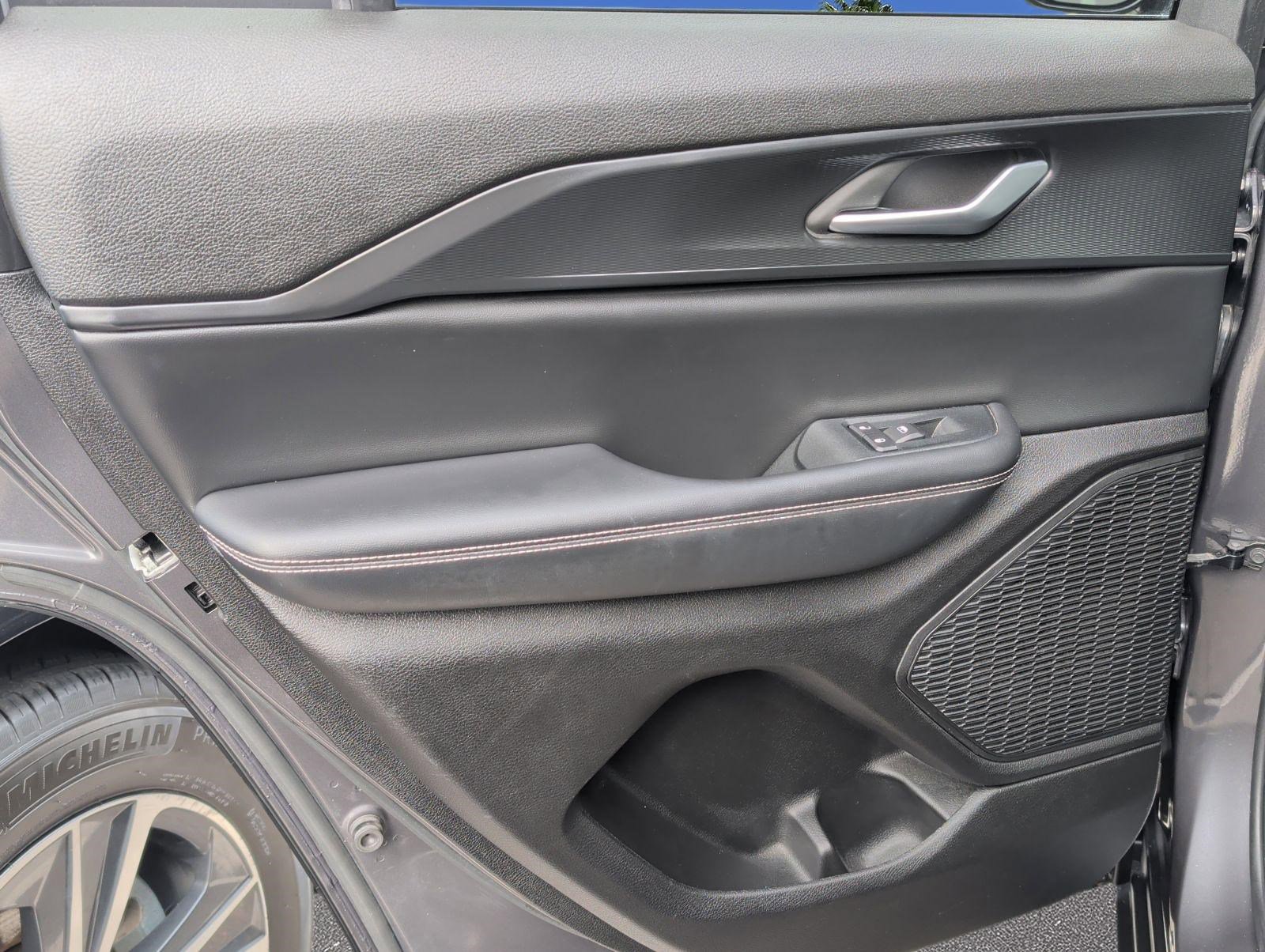 Used 2023 Jeep Grand Cherokee Altitude RWD image 23