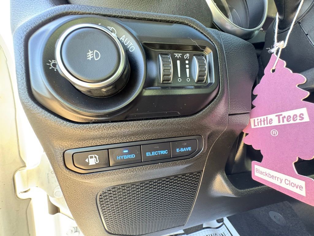 Used 2022 Jeep Wrangler Unlimited Sahara image 27