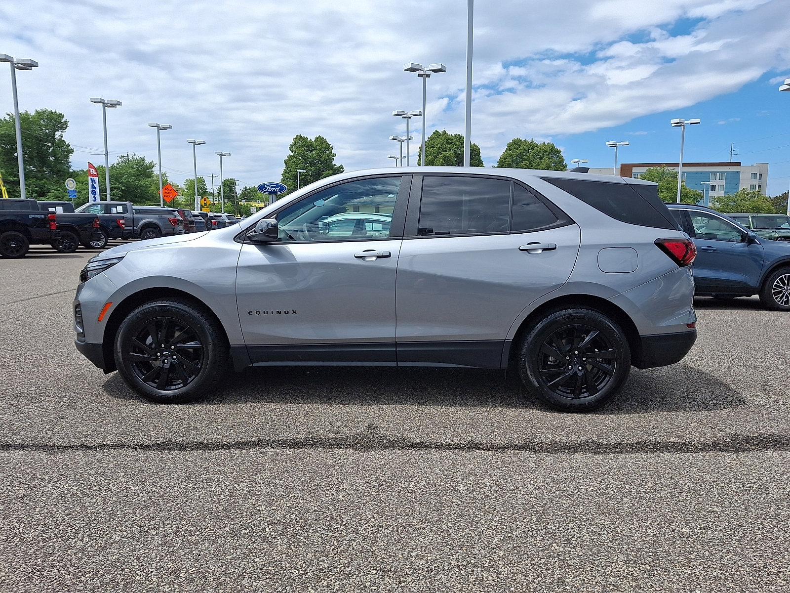 Used 2024 Chevrolet Equinox LS w/ LS Convenience Package FWD image 6