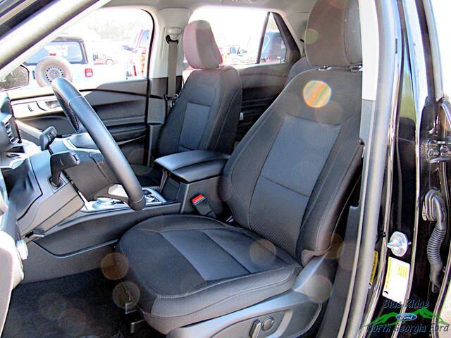 Used 2023 Ford Explorer XLT image 11