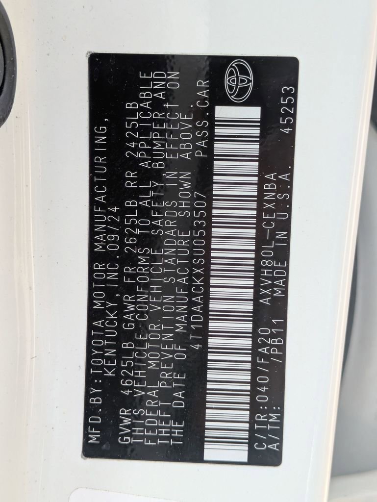 Used 2025 Toyota Camry LE image 35