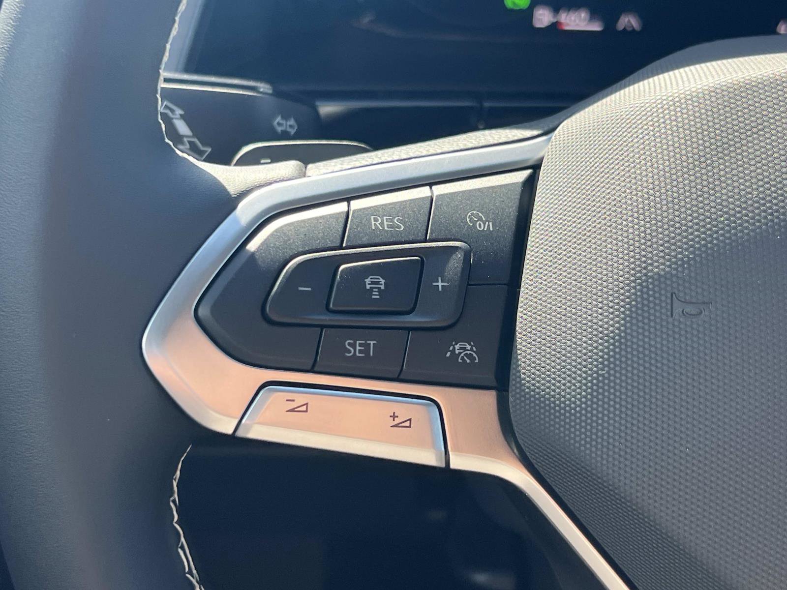 New 2026 Volkswagen Atlas Cross Sport SE image 7