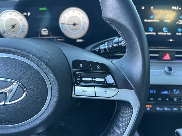 Used 2023 Hyundai Elantra Limited image 23