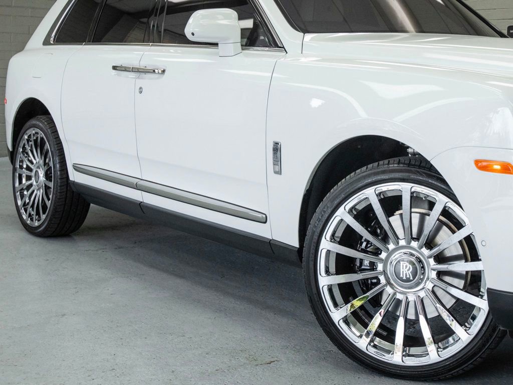 Used 2022 Rolls-Royce Cullinan w/ Cullinan Package image 9