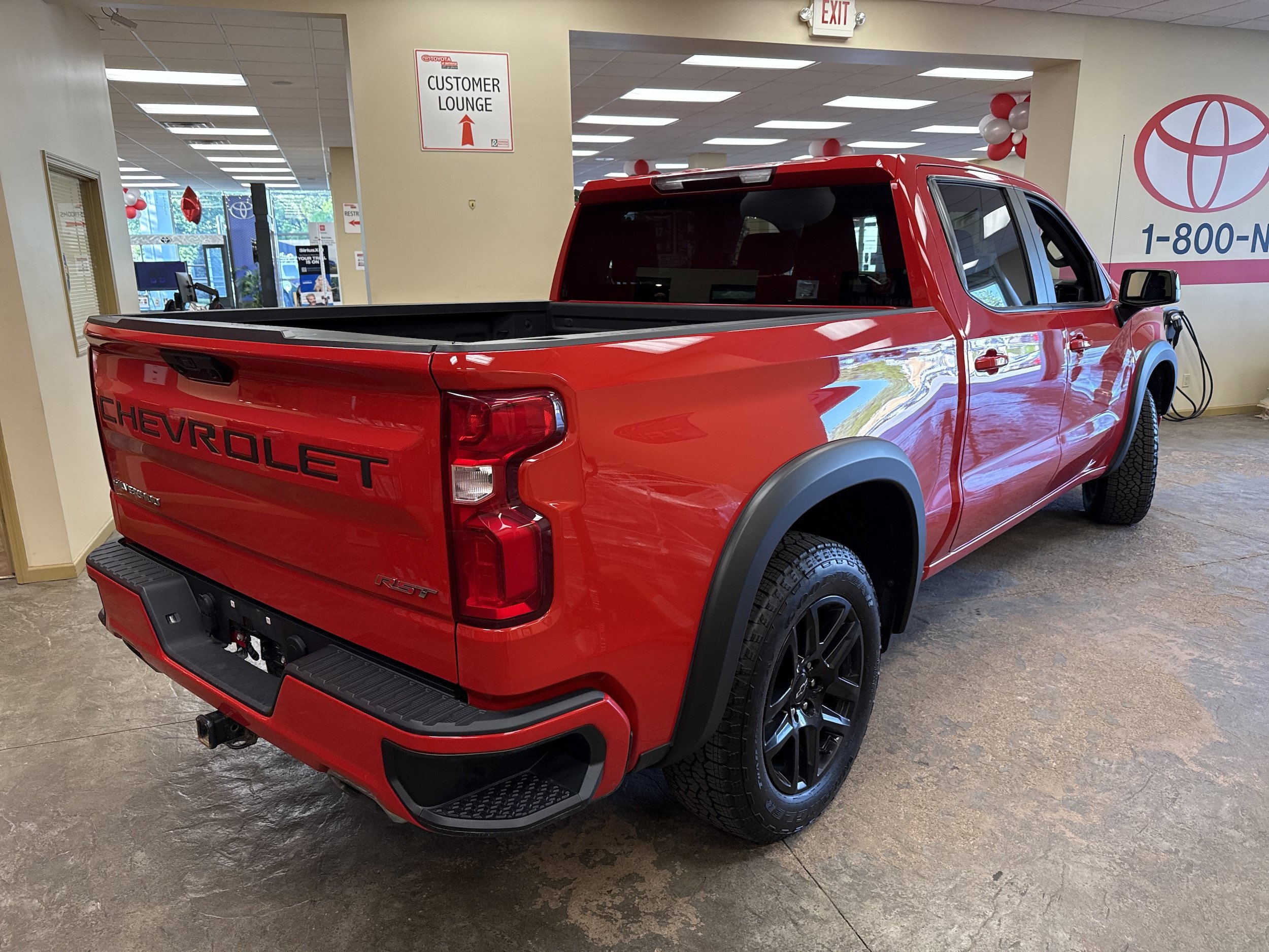 Used 2022 Chevrolet Silverado 1500 RST AWD/4WD image 11