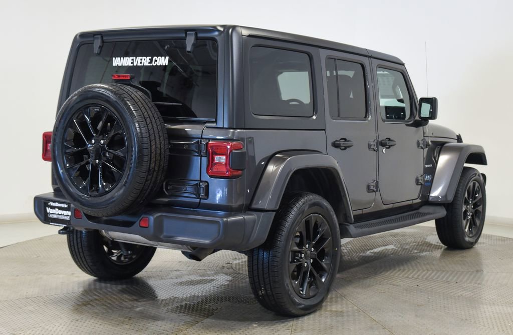 Used 2021 Jeep Wrangler Unlimited Sahara w/ Cold Weather Group AWD/4WD image 11
