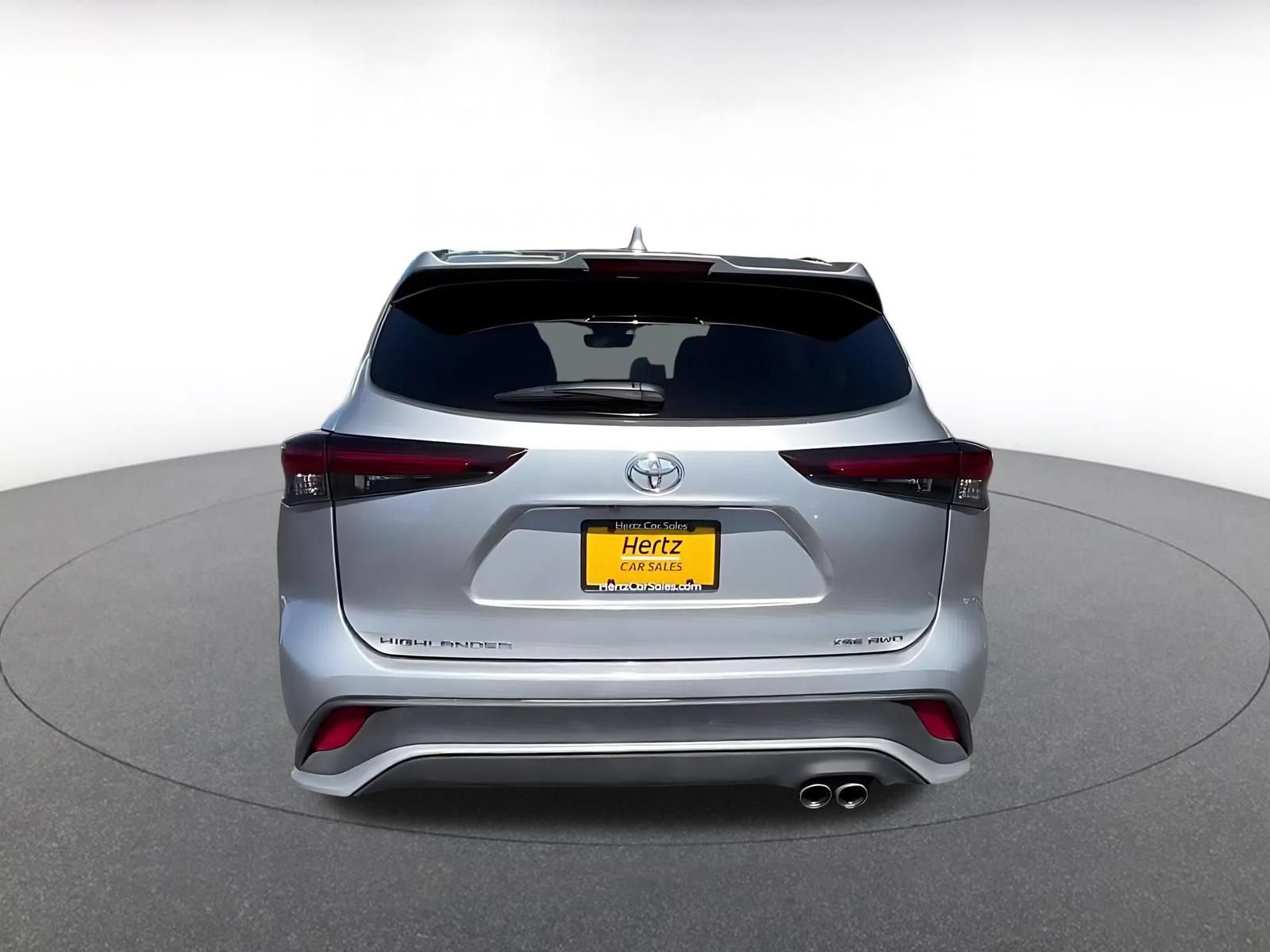Used 2025 Toyota Highlander XSE AWD/4WD image 10
