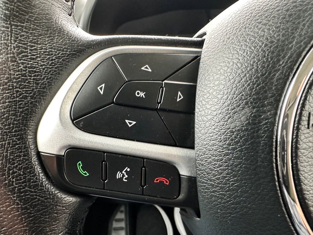 Used 2015 Jeep Renegade Latitude w/ Cold Weather Group II image 23