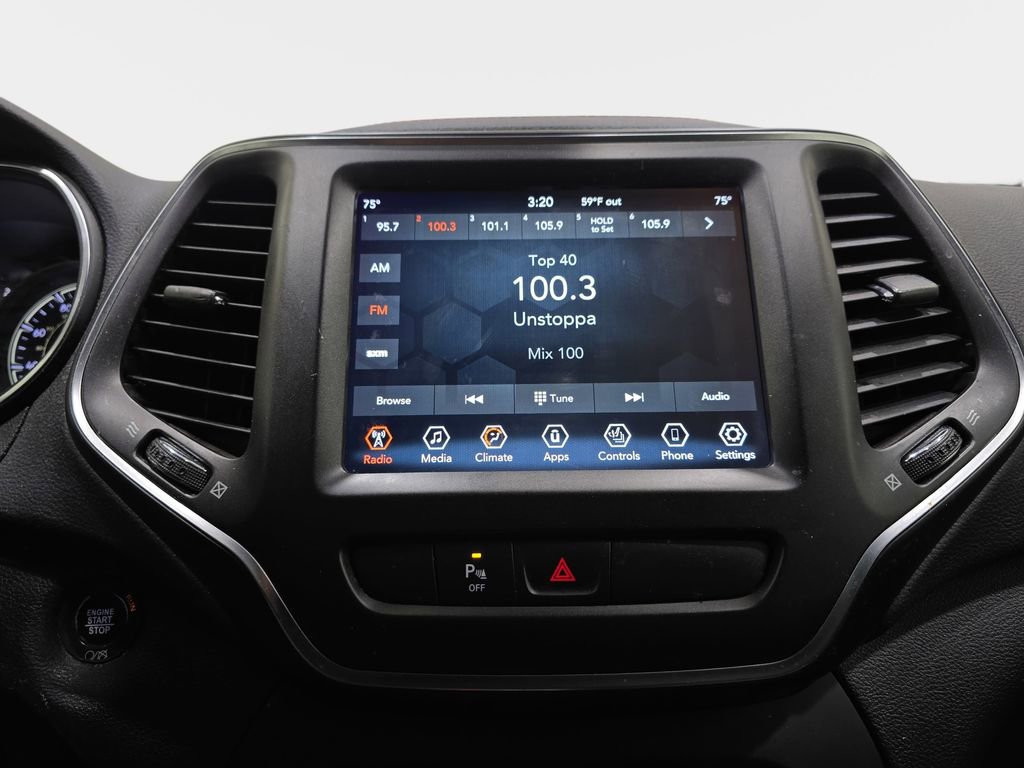 Used 2019 Jeep Cherokee Trailhawk w/ Cold Weather Group image 18