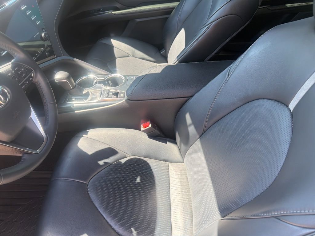 Used 2020 Toyota Camry XSE image 8