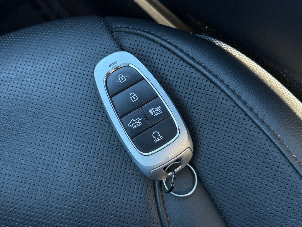 Used 2022 Hyundai Santa Cruz Limited AWD/4WD image 32