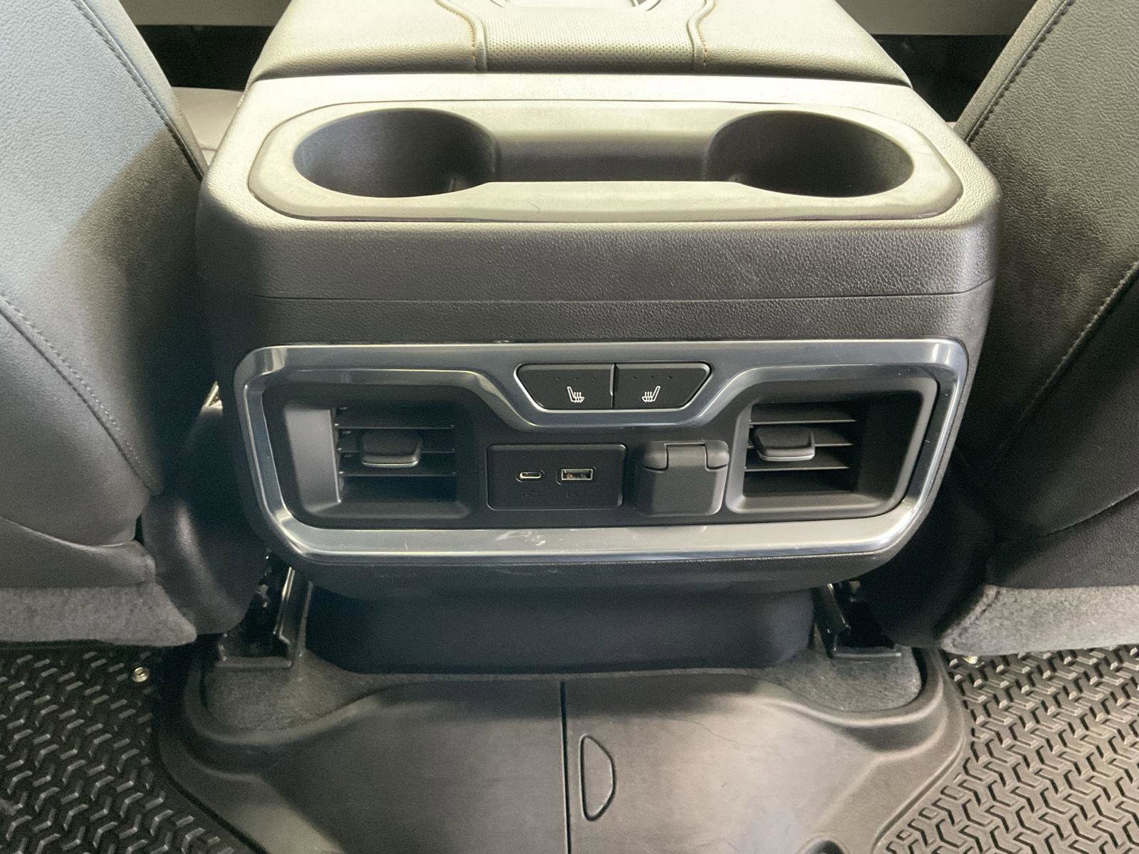 Used 2022 GMC Sierra 3500 AT4 w/ AT4 Premium Plus Package AWD/4WD image 20