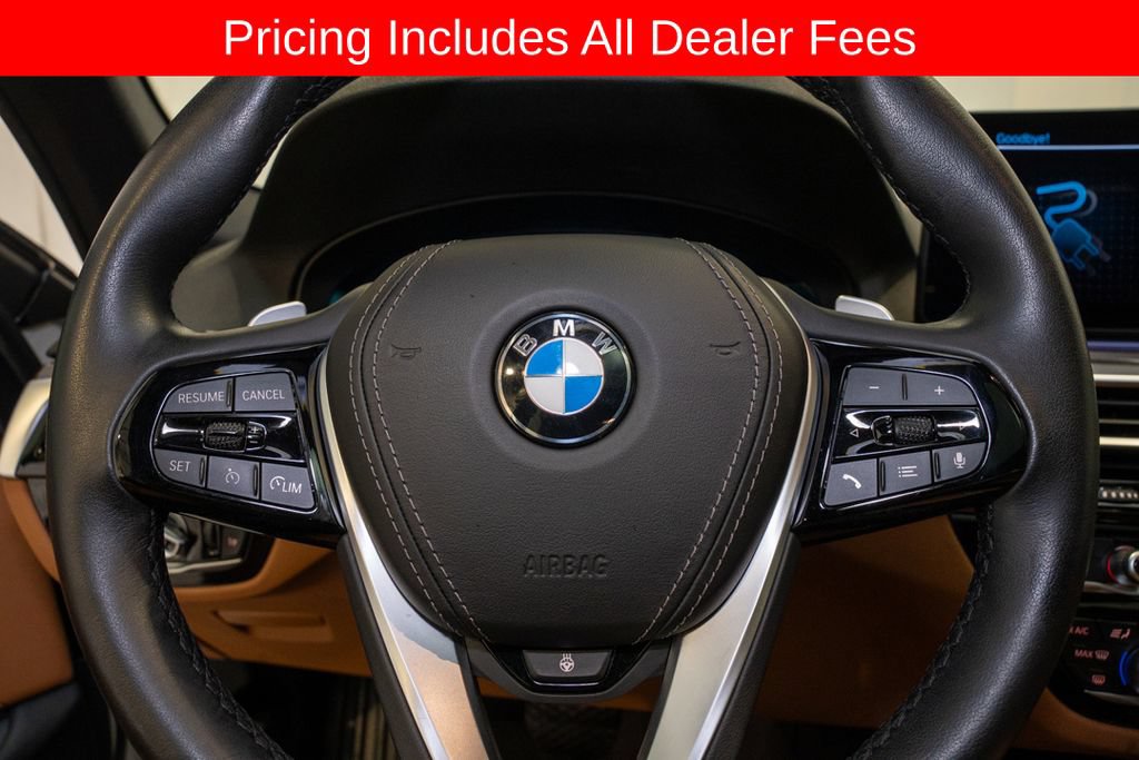 Used 2021 BMW 530e xDrive w/ Premium Package AWD/4WD image 21