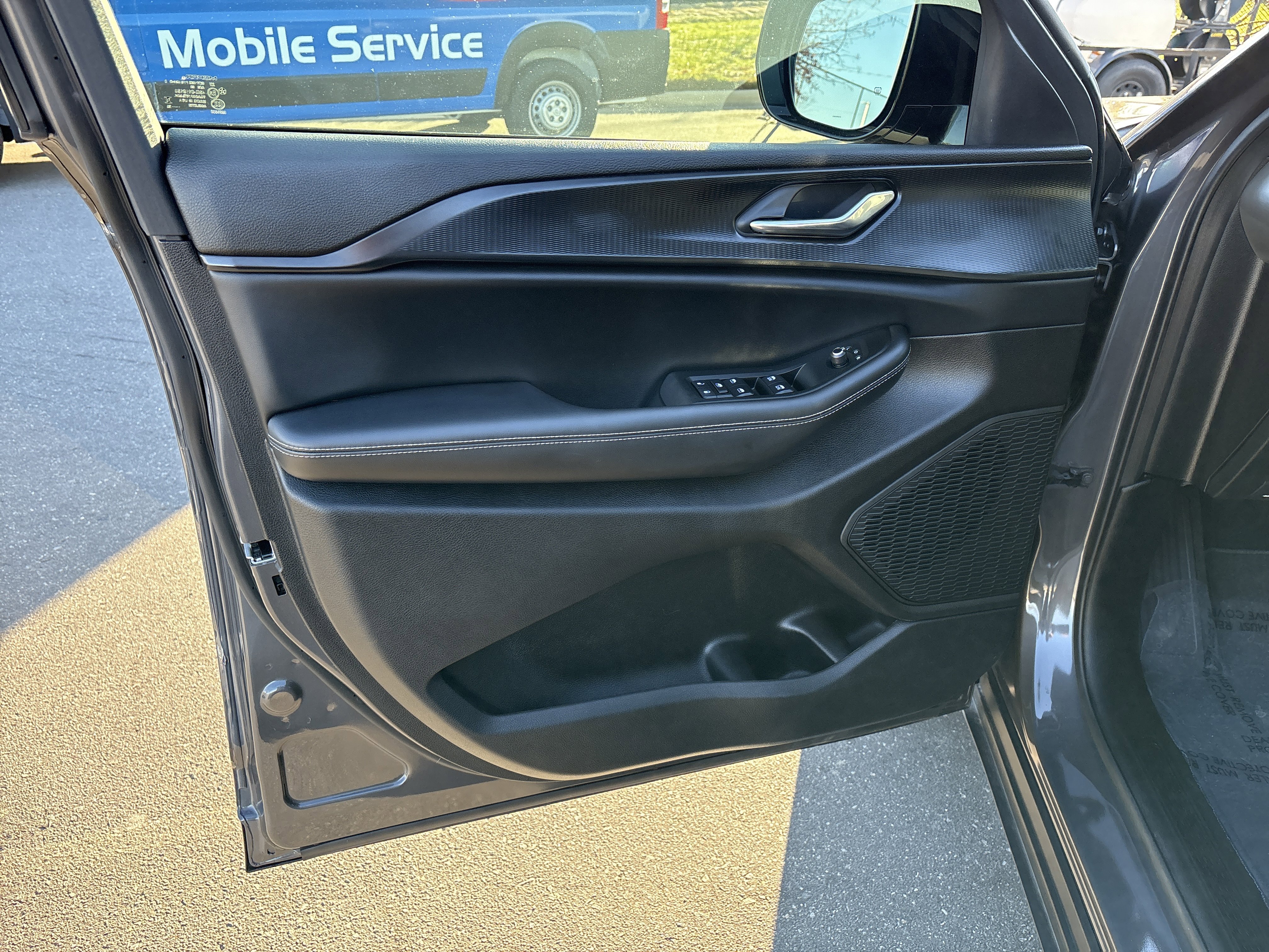 Certified 2025 Jeep Grand Cherokee L Altitude image 15