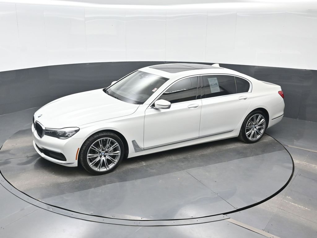 Used 2019 BMW 740i w/ Executive Package RWD image 17