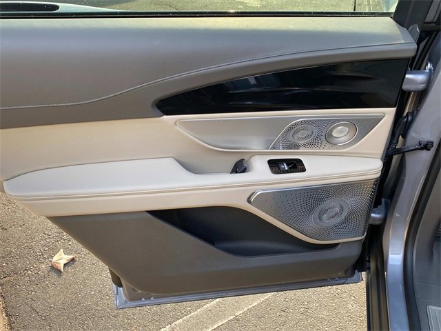 Used 2024 Lincoln Nautilus Reserve w/ Equipment Group 203A image 10