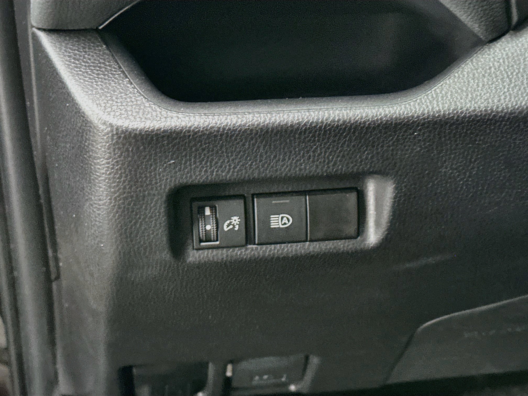 Used 2025 Toyota RAV4 LE AWD/4WD image 17