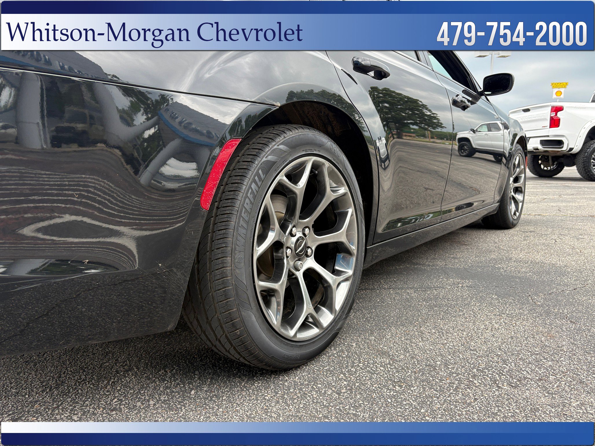 Used 2018 Chrysler 300 S RWD image 8