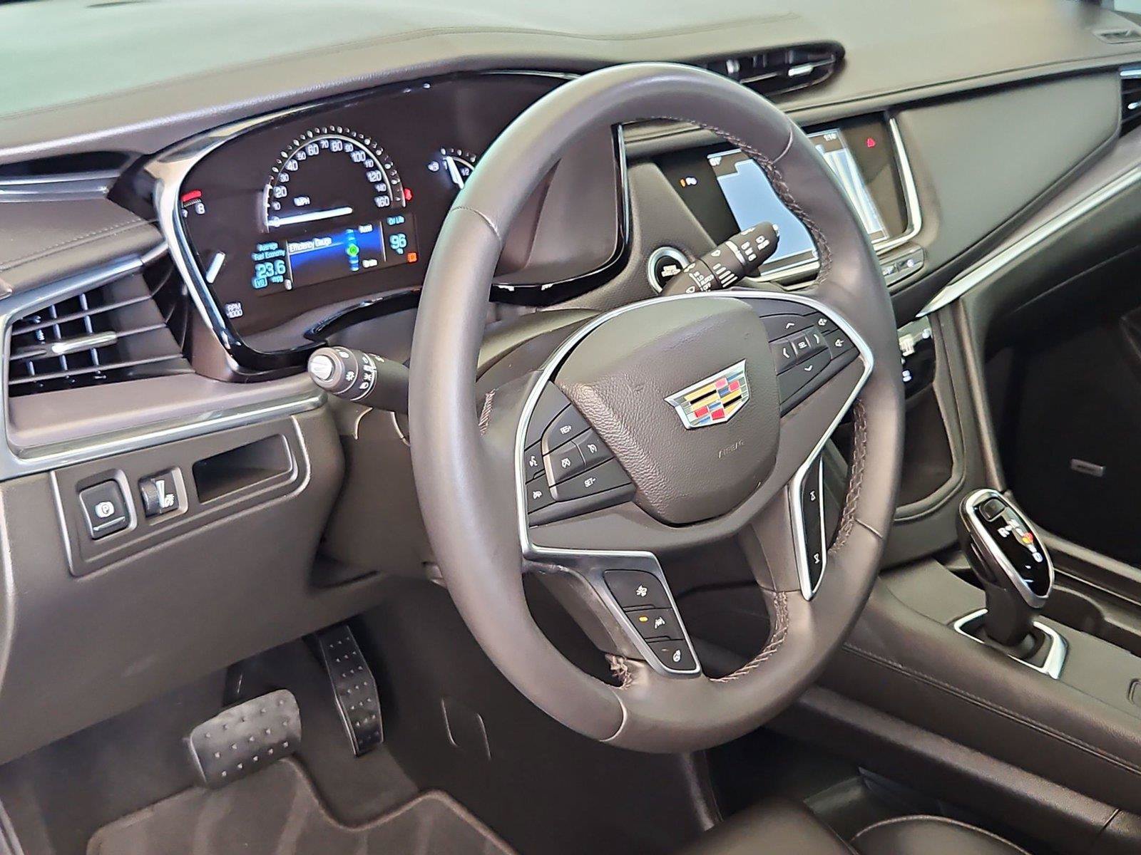 Used 2017 Cadillac XT5 Luxury w/ Driver Awareness Package FWD image 10