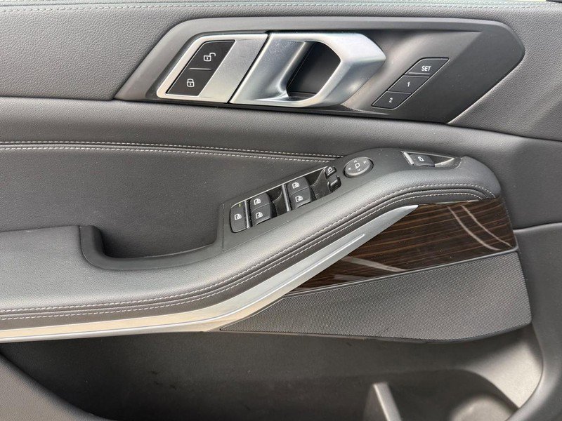 Used 2023 BMW X5 xDrive40i w/ Premium Package image 29