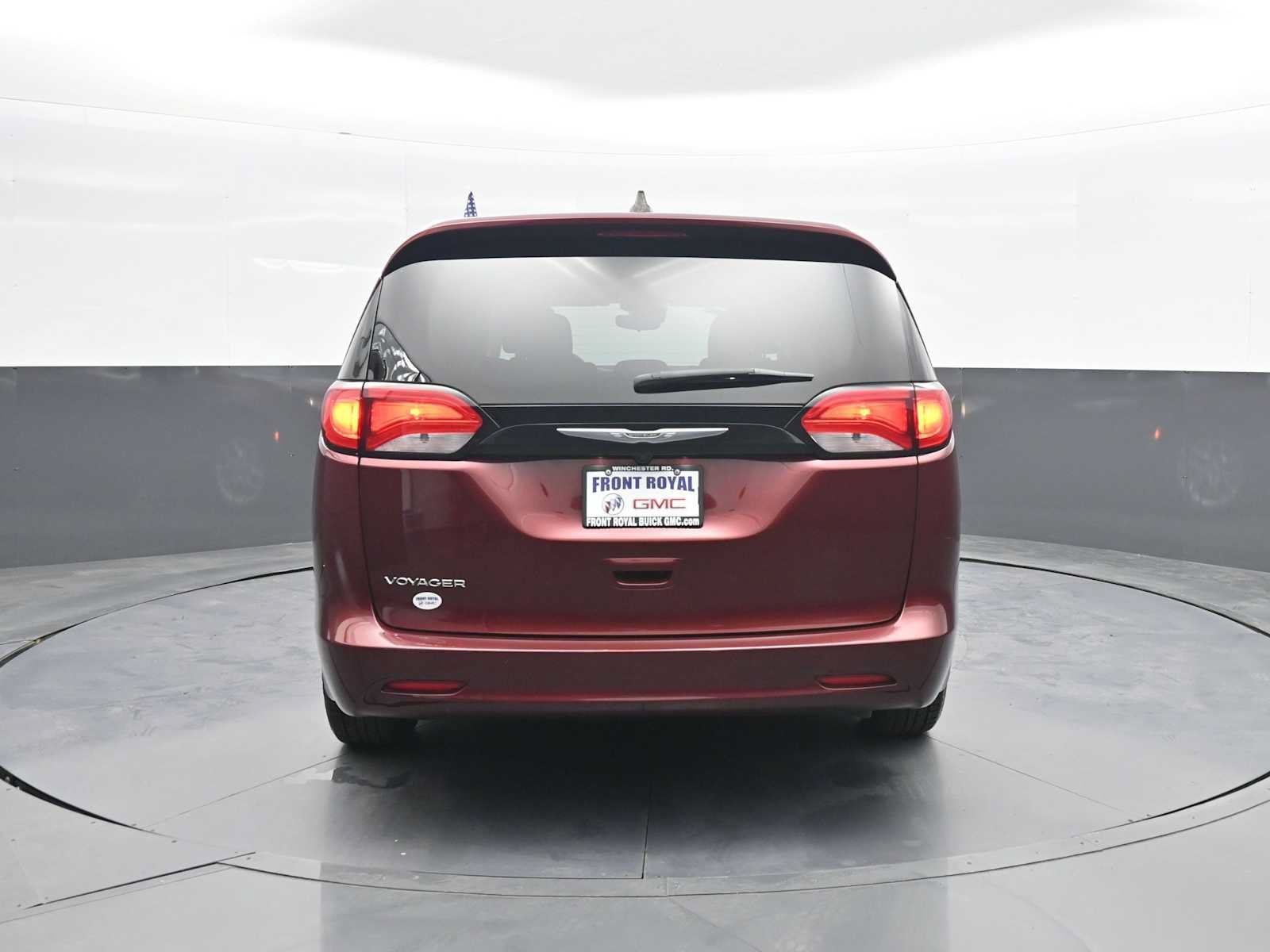 Used 2023 Chrysler Voyager LX FWD image 6