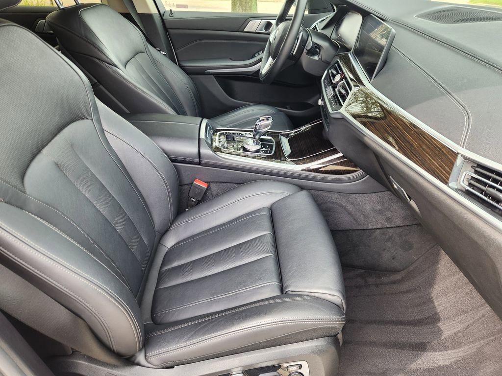 Used 2019 BMW X7 xDrive40i w/ Cold Weather Package image 14