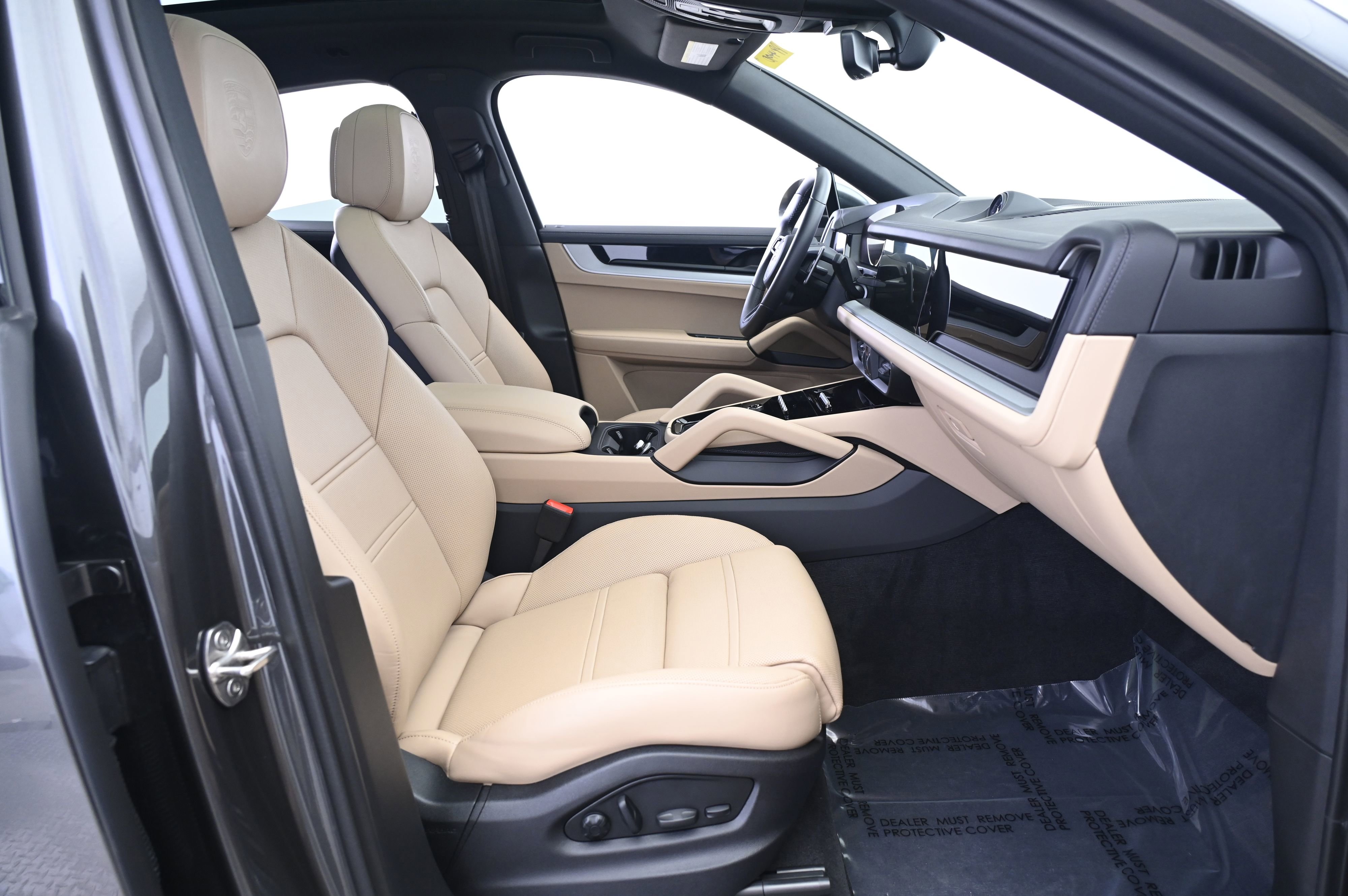 Certified 2024 Porsche Cayenne Coupe image 23