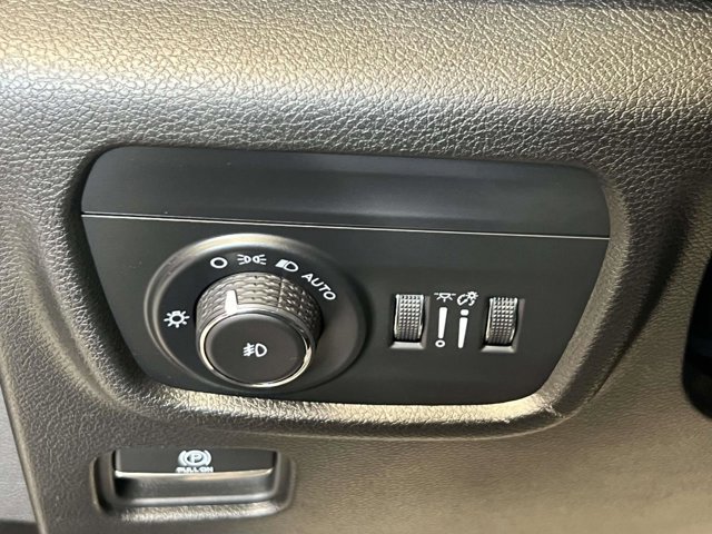 Used 2023 Jeep Grand Cherokee Limited image 18