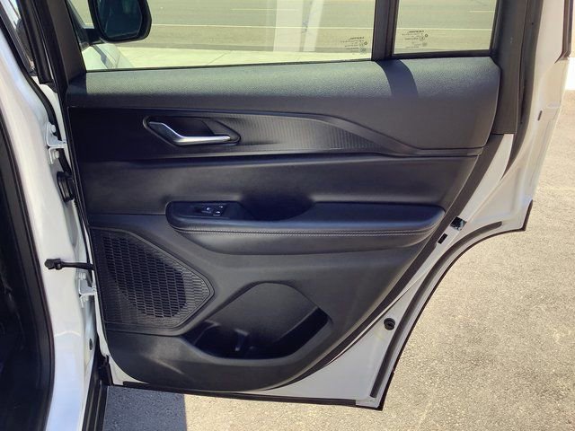 Used 2024 Jeep Grand Cherokee Laredo X w/ Trailer Tow Package image 34