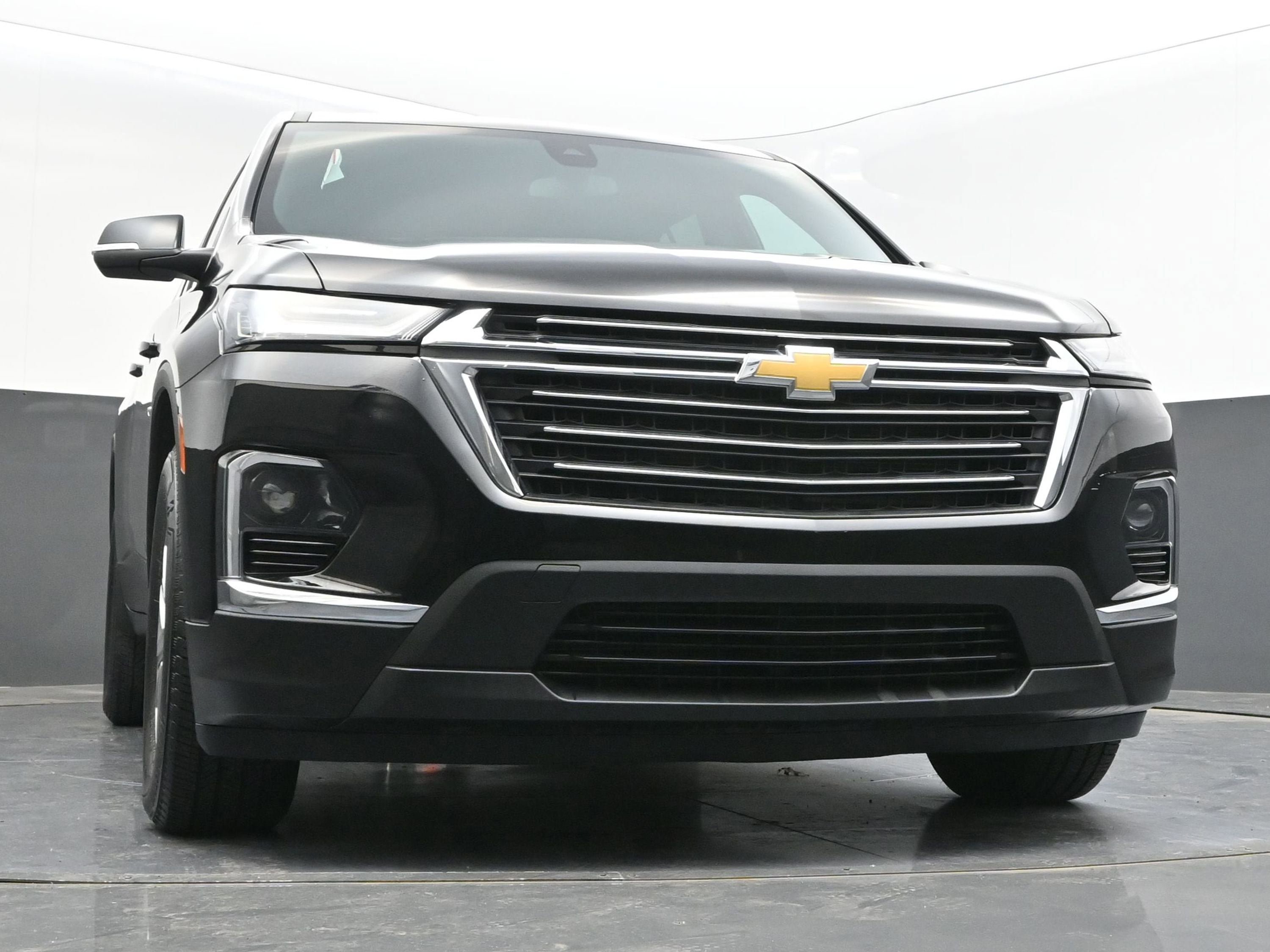 Used 2023 Chevrolet Traverse LT AWD/4WD image 42