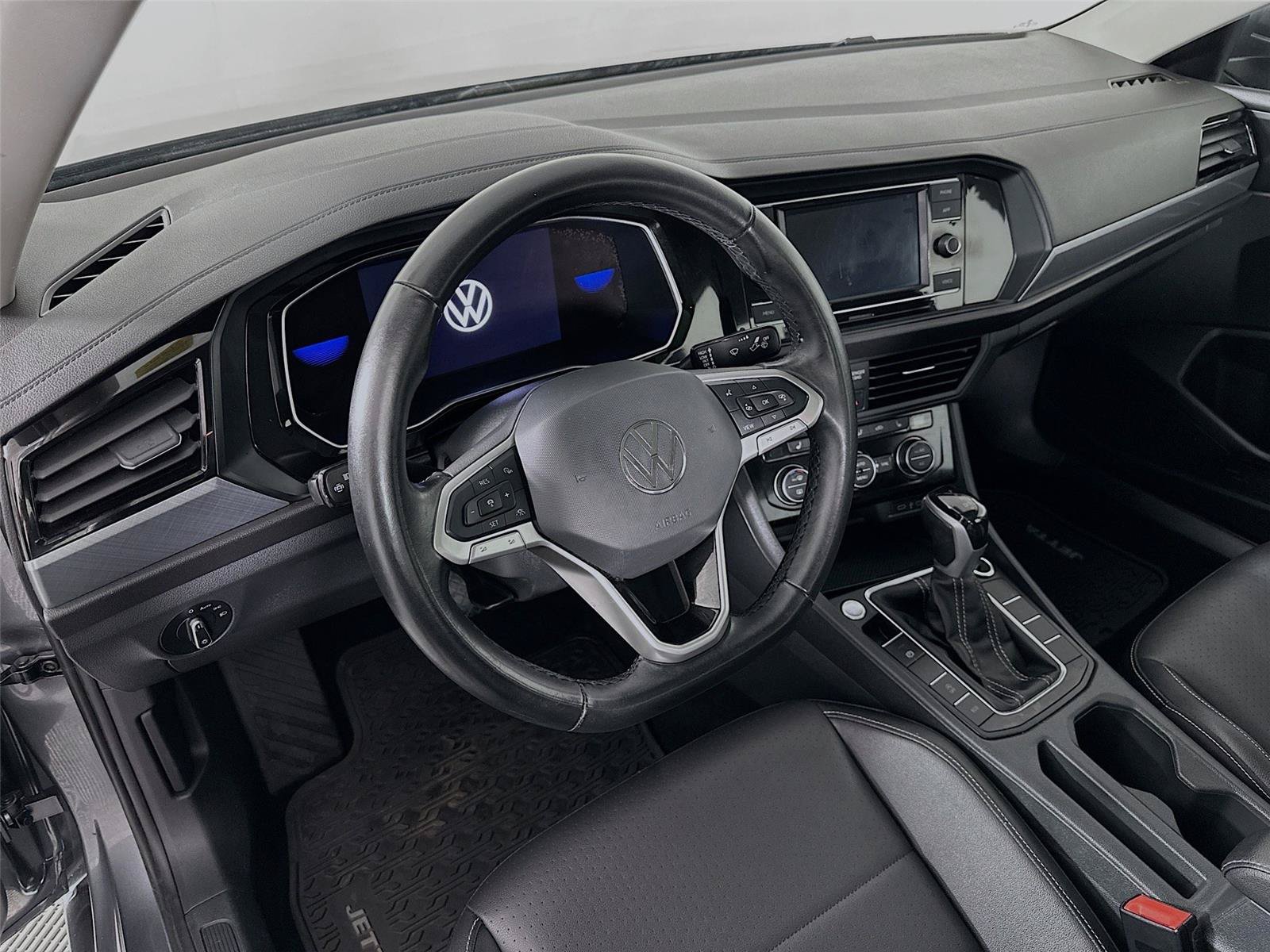 Used 2022 Volkswagen Jetta SE w/ Panoramic Sunroof Package FWD image 24