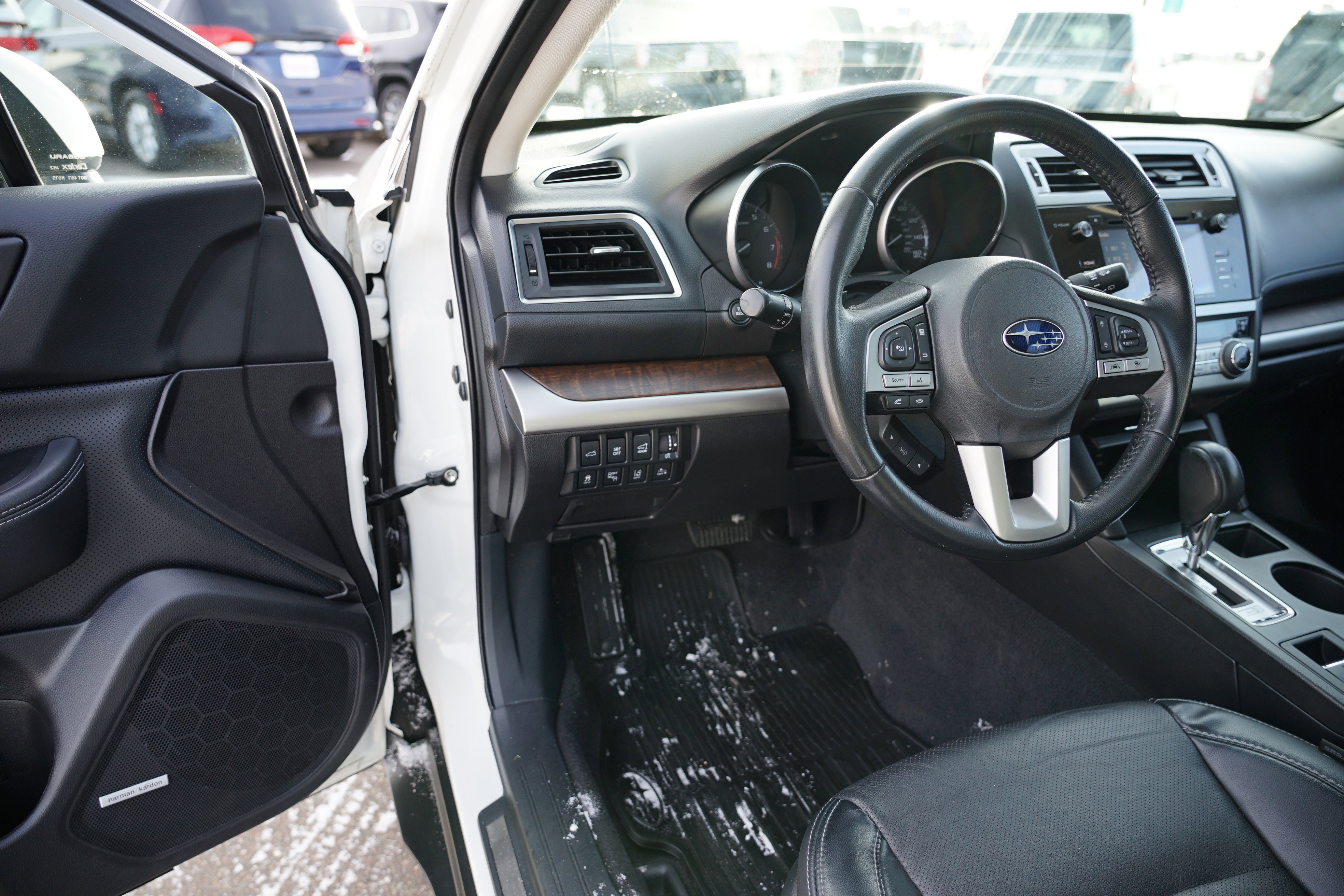 Used 2017 Subaru Outback 3.6R Limited image 14