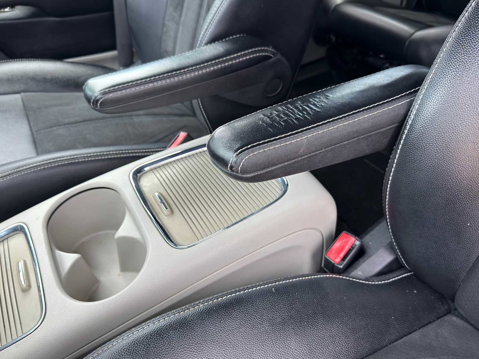 Used 2019 Dodge Grand Caravan SXT FWD image 13