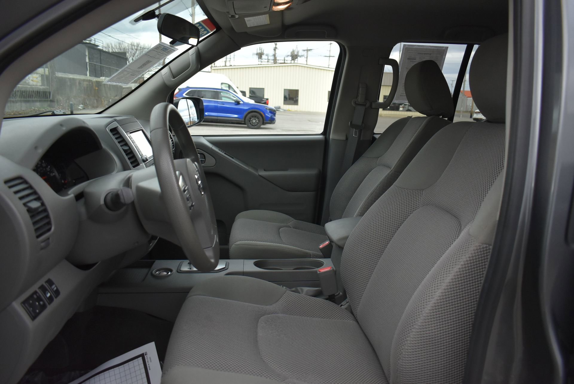 Used 2020 Nissan Frontier SV image 14