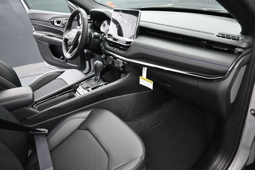 New 2026 Jeep Compass Latitude AWD/4WD image 22