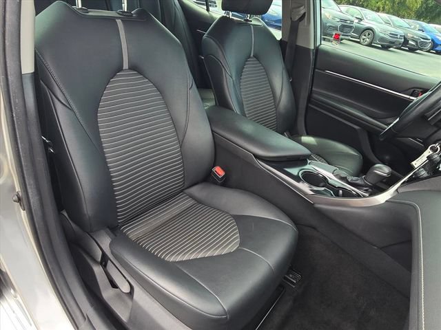 Used 2019 Toyota Camry SE FWD image 16