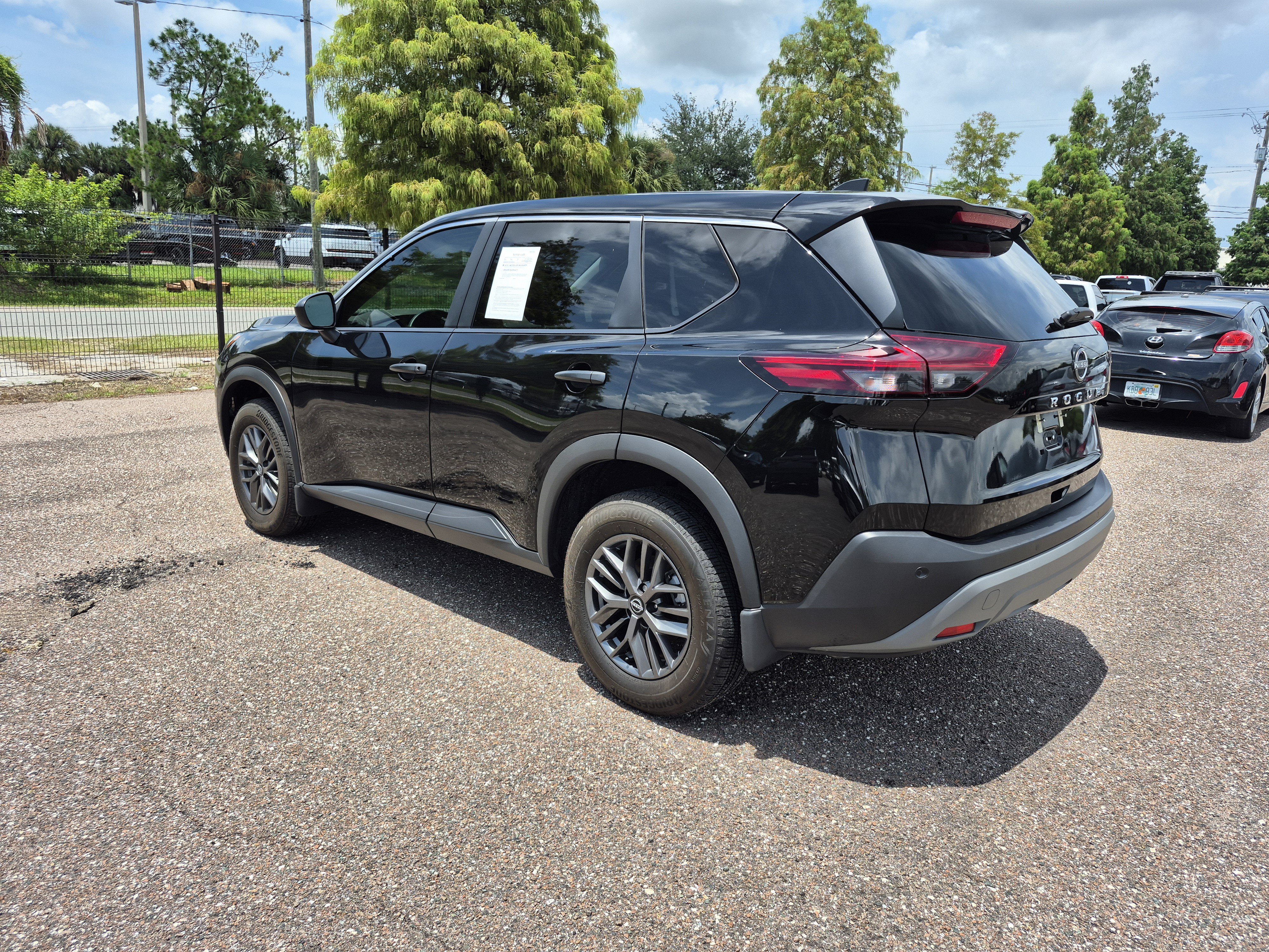 Used 2022 Nissan Rogue S FWD image 6