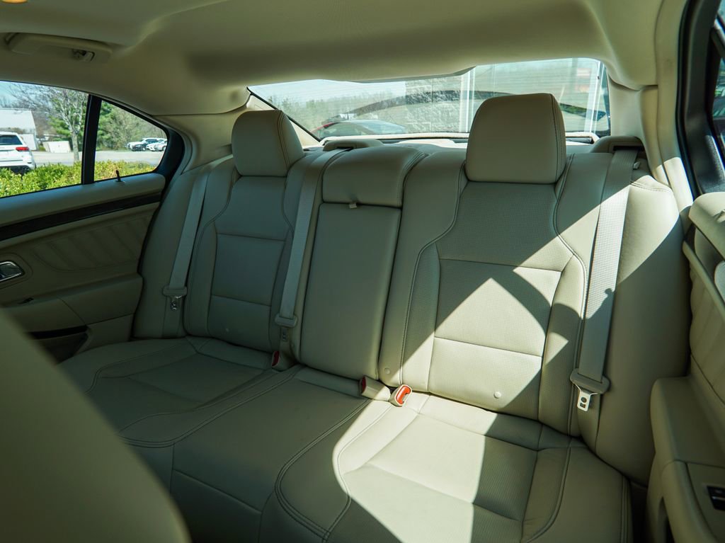 Used 2018 Ford Taurus Limited image 32