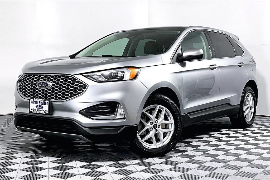 Used 2024 Ford Edge SEL w/ Convenience Package AWD/4WD image 2