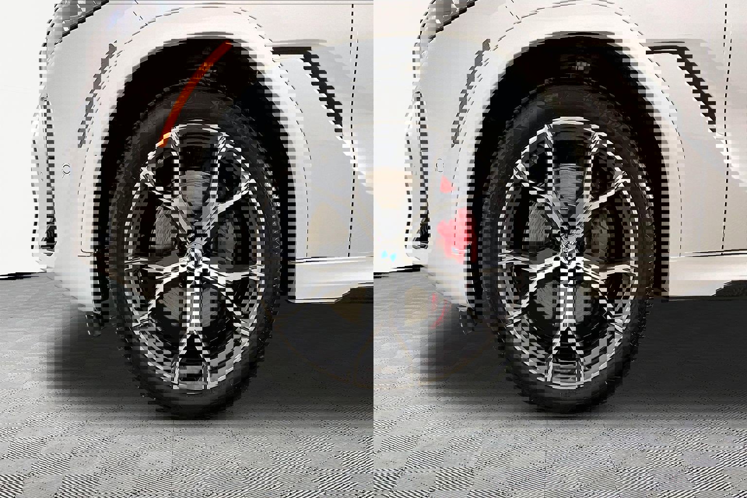 Certified 2024 BMW X6 xDrive40i w/ Executive Package image 13