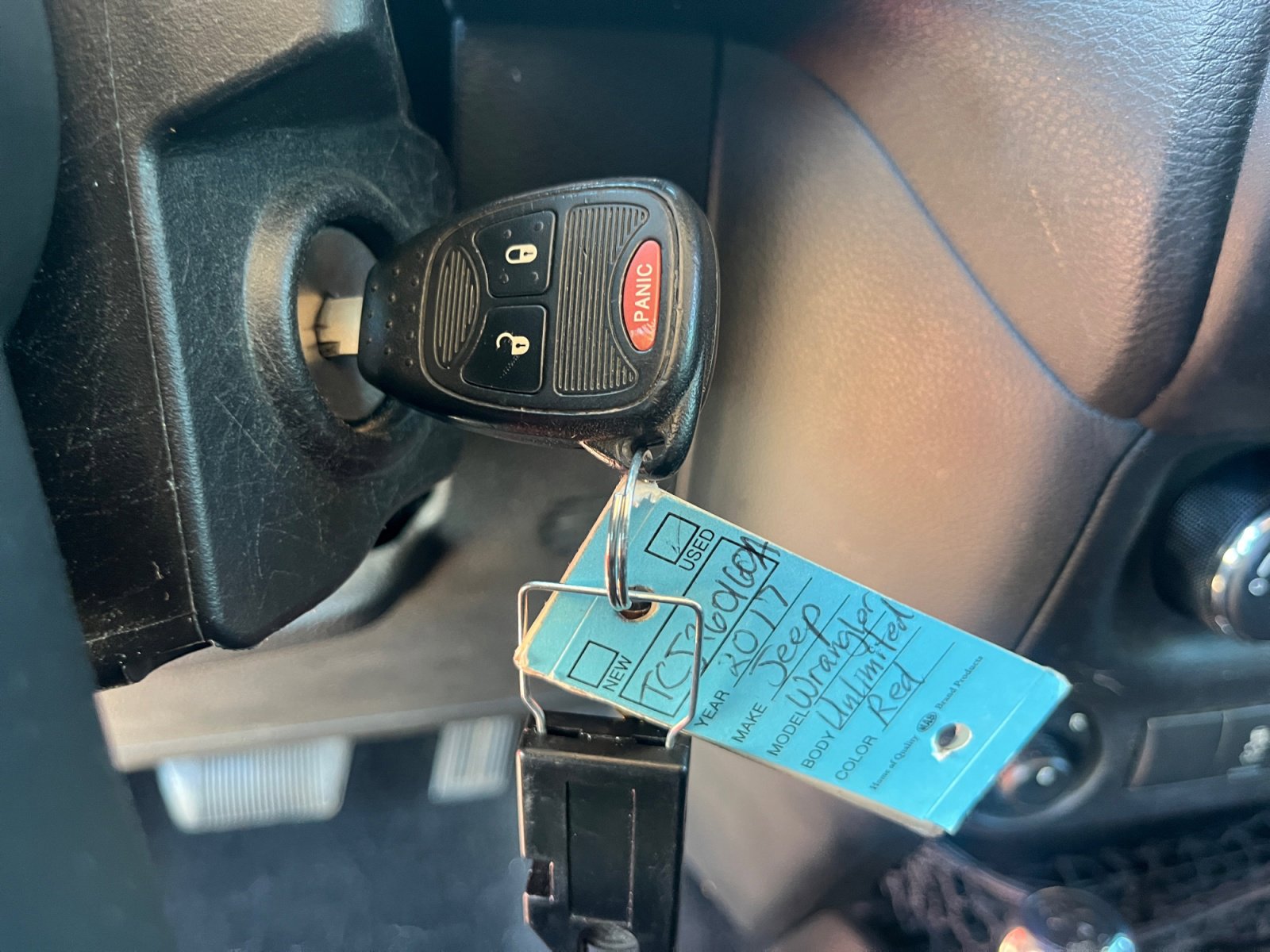 Used 2017 Jeep Wrangler Unlimited Rubicon w/ Connectivity Group image 32