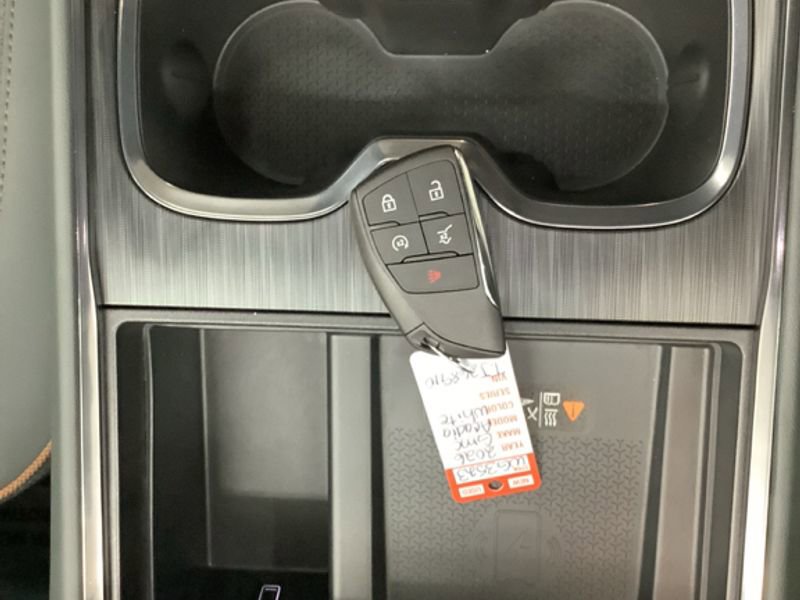 New 2026 GMC Acadia AT4 w/ Super Cruise Package image 23
