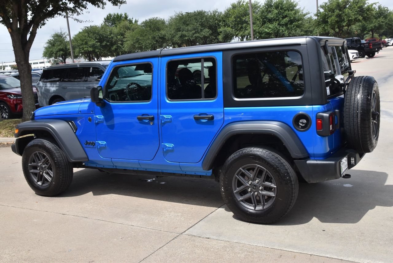 Used 2024 Jeep Wrangler Unlimited Sport AWD/4WD image 11