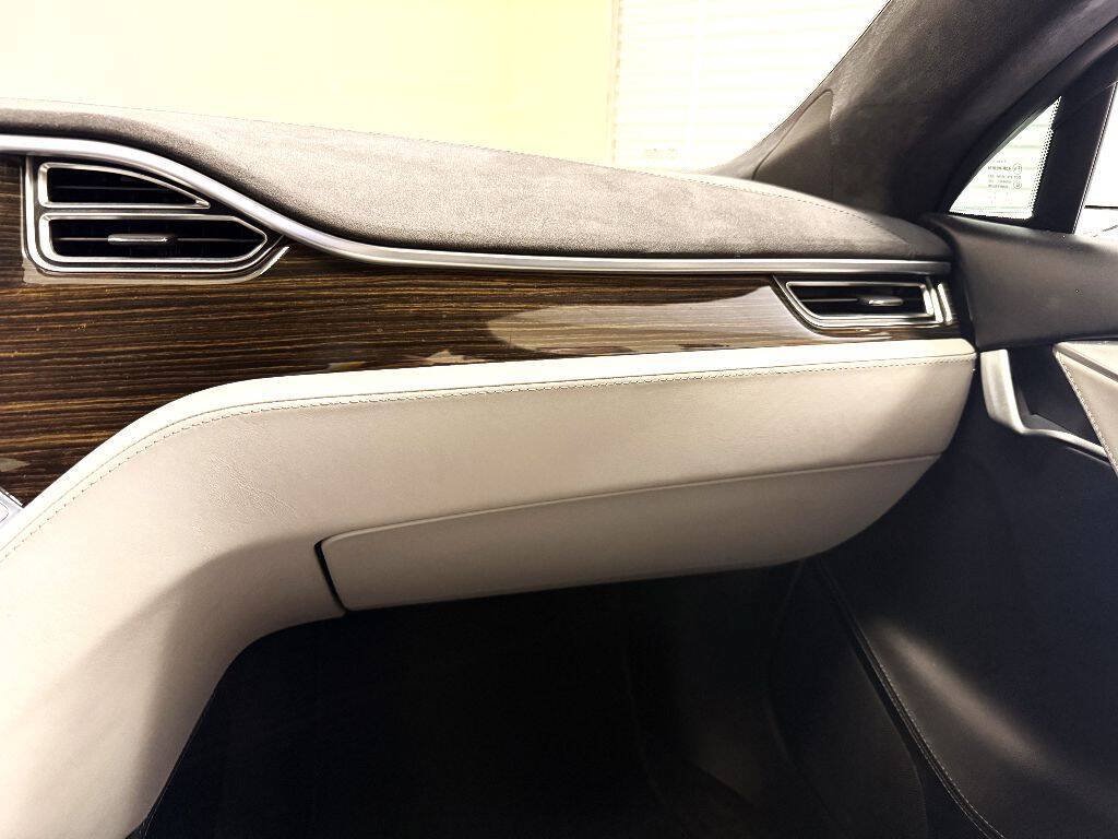 Used 2016 Tesla Model S 85 RWD image 40